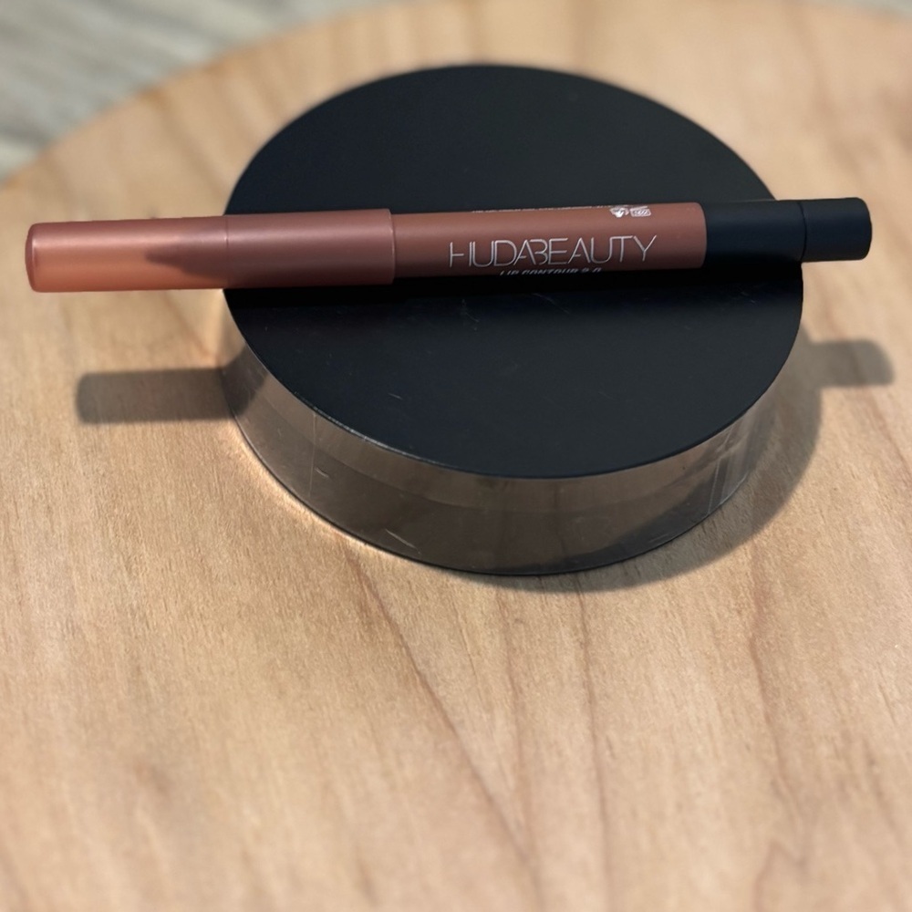 HUDA BEAUTY Brown Lip Liner with Sephora Black Compact BUNDLE! NEW!! - Picture 4 of 7